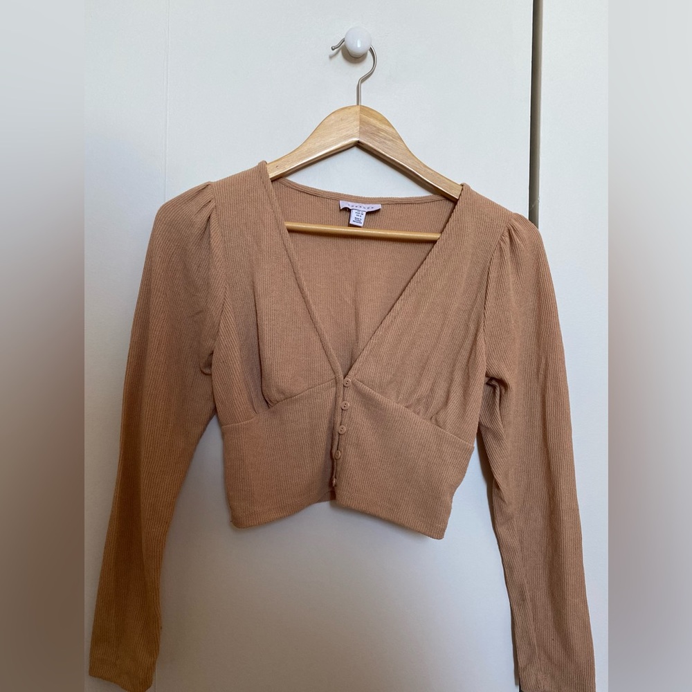 Pale salmon top